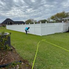 House fence cleaning