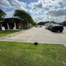 Top-Quality-Pressure-wash-and-Parking-Lot-Striping 2